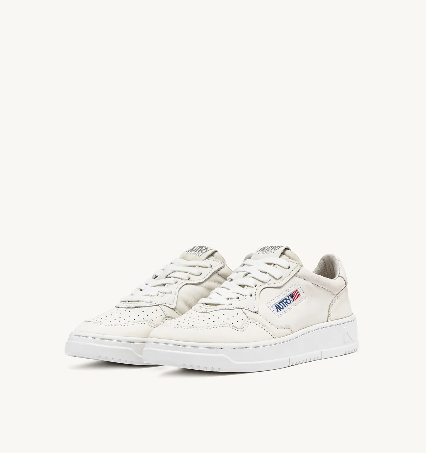 AUTRY SNEAKERS WOMANMEDALIST LOW SNEAKER IN OPTICAL WHITE GOAT LEATHER