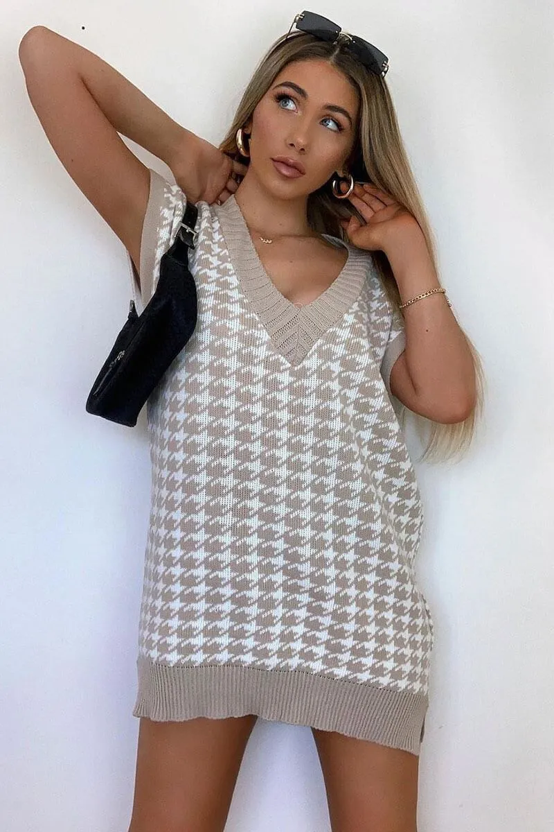 Beige Houndstooth Sleeveless Sweater Vest - Hazel