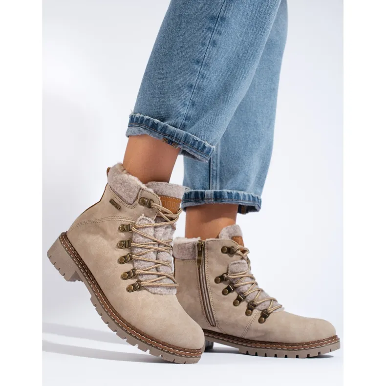 Beige Women's Boots with Sheepskin Coat