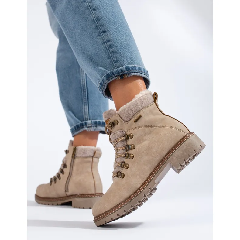 Beige Women's Boots with Sheepskin Coat