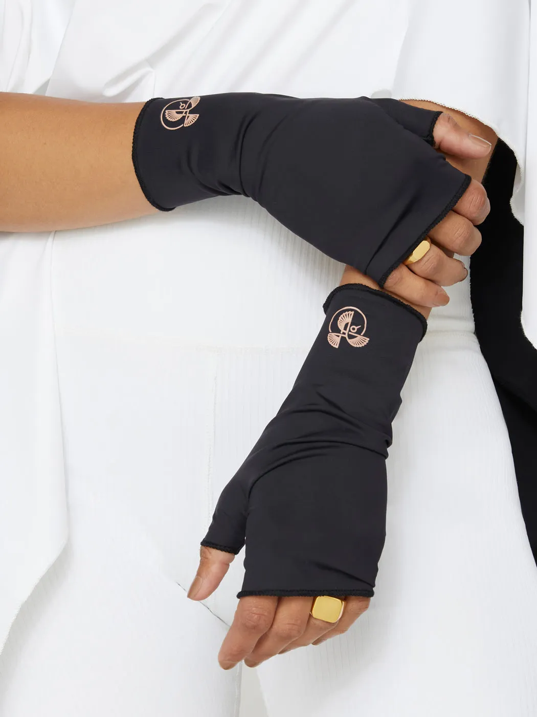 Black Short Finger Gloves