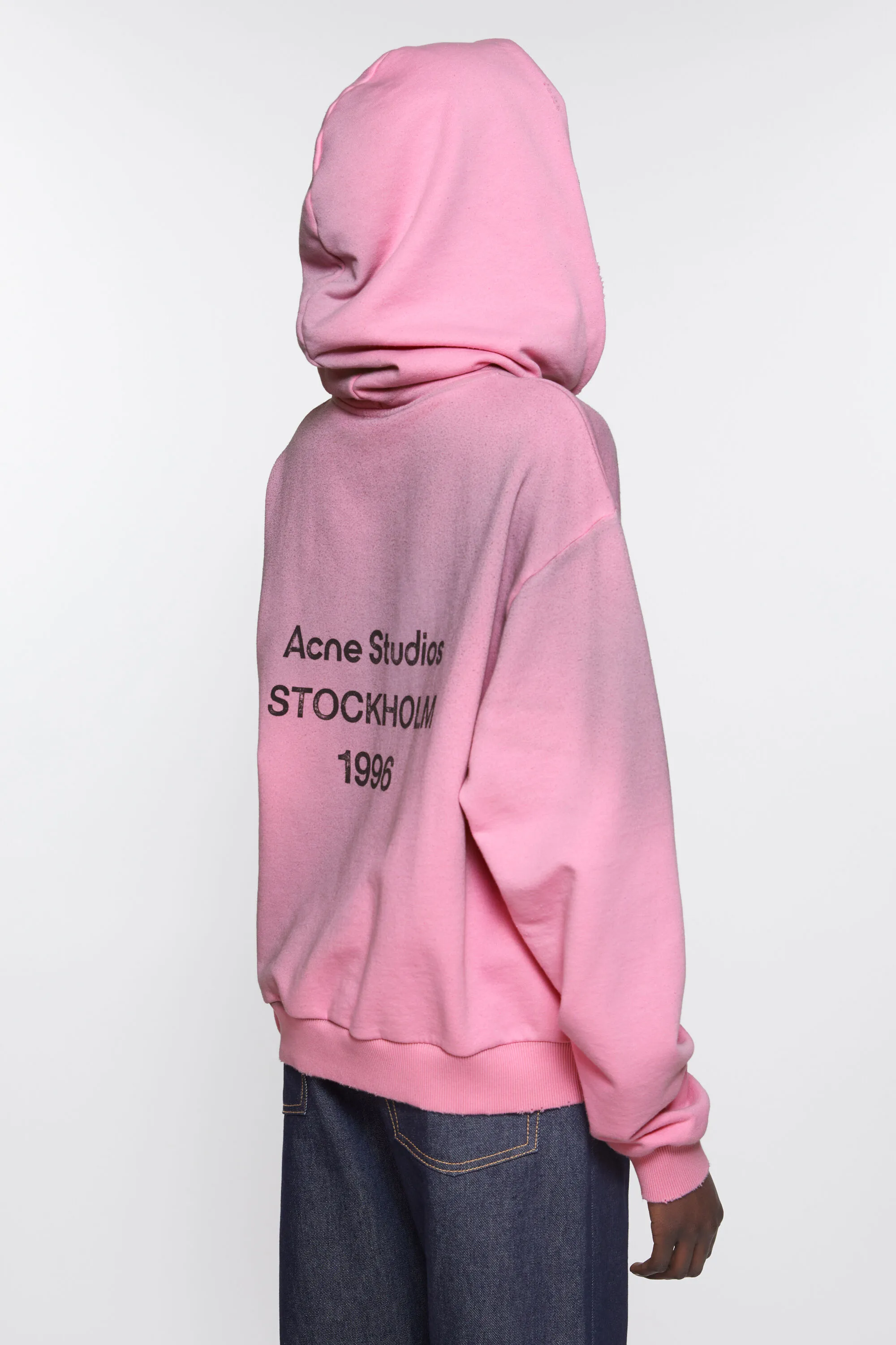 Hooded sweater with logo