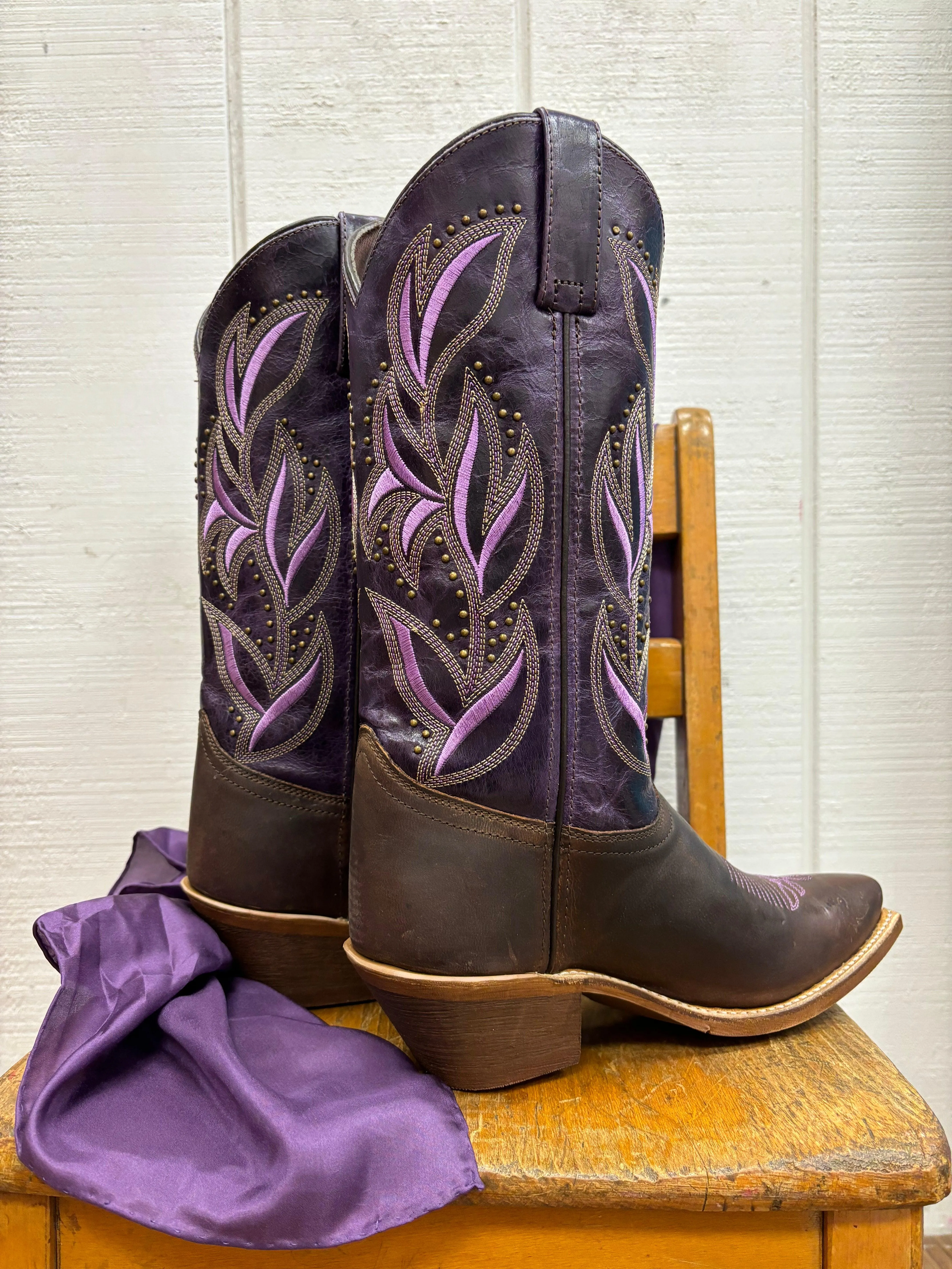 Laredo Women's Dark Brown Lavender Embroidered Cowgirl Boots Snip Toe 52214